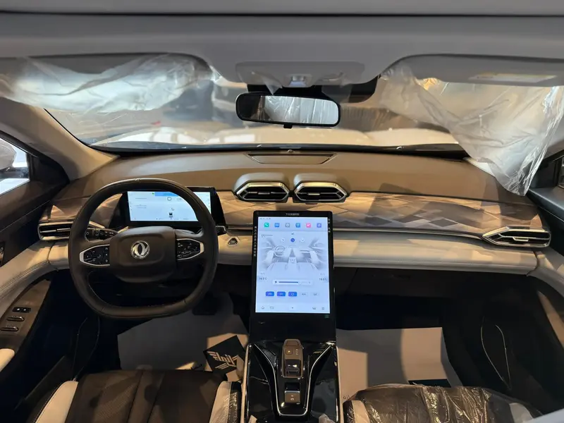 Discover undefined undefined Exterior Interior Images.Find all aspects and details of cars.
