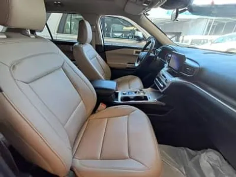 Discover undefined undefined Exterior Interior Images.Find all aspects and details of cars.