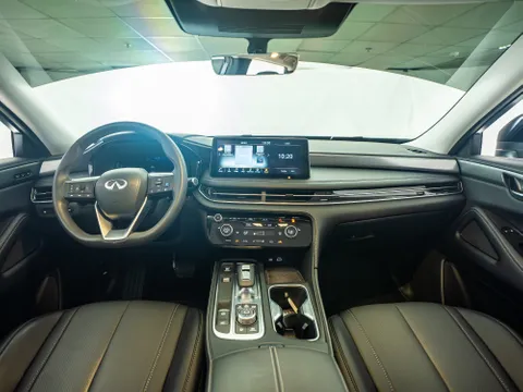 Discover undefined undefined Exterior Interior Images.Find all aspects and details of cars.