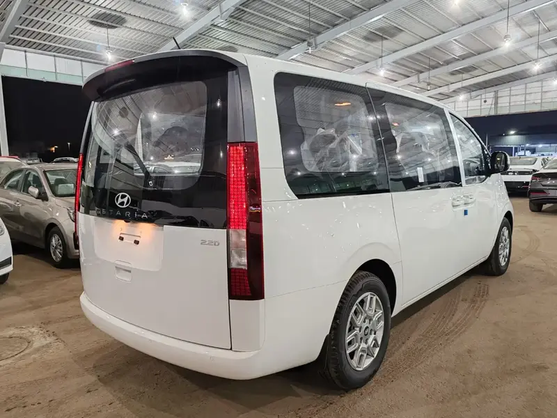 Hyundai Staria 2025