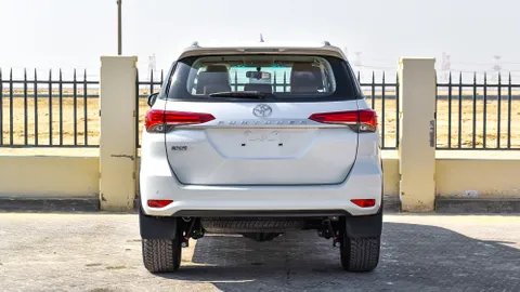 Discover undefined undefined Exterior Interior Images.Find all aspects and details of cars.