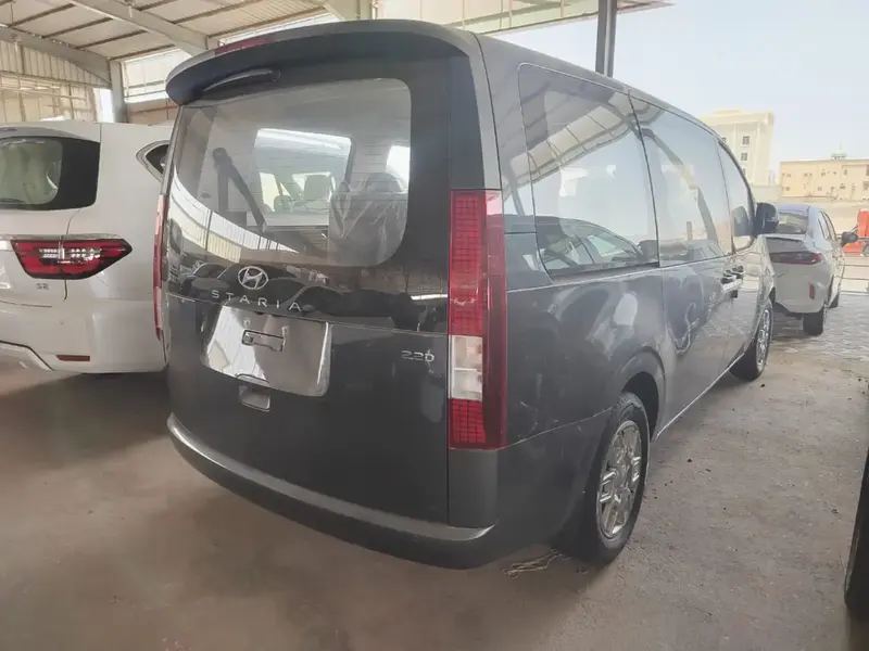 Hyundai Staria 2025