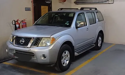 Nissan Pathfinder 3.5 SE 2011