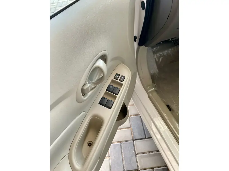 Nissan Sunny 2024