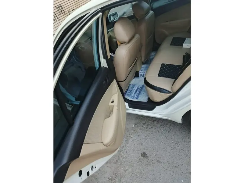 استكشف undefined undefined الصور الخارجية والداخلية. اكتشف جميع جوانب وتفاصيل السيارات.