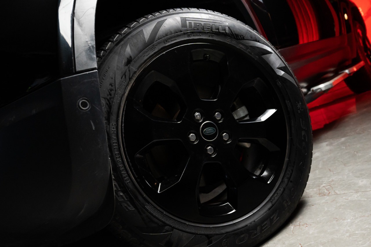 Land Rover Defender 2021