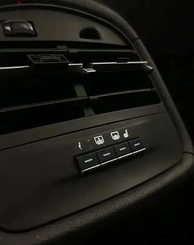 Discover undefined undefined Exterior Interior Images.Find all aspects and details of cars.