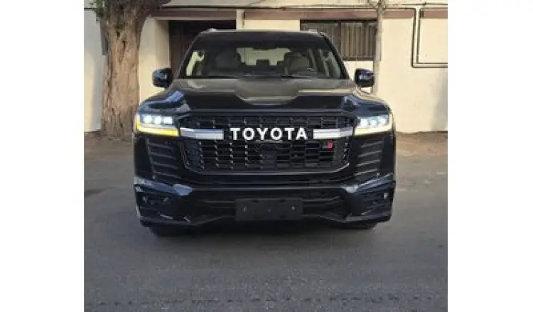 toyota toyota-land-cruiser image Toyota Land Cruiser Facelift inside and outside with GR kit