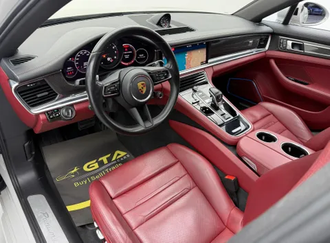 Porsche Panamera 3.0L Base 2021