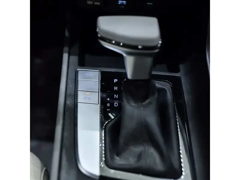 Hyundai Elantra 2025
