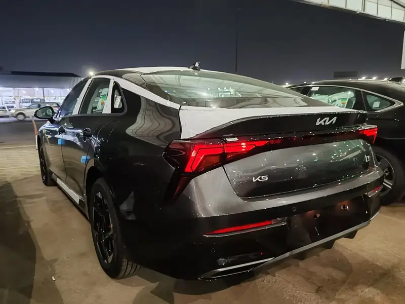 KIA K5 2025
