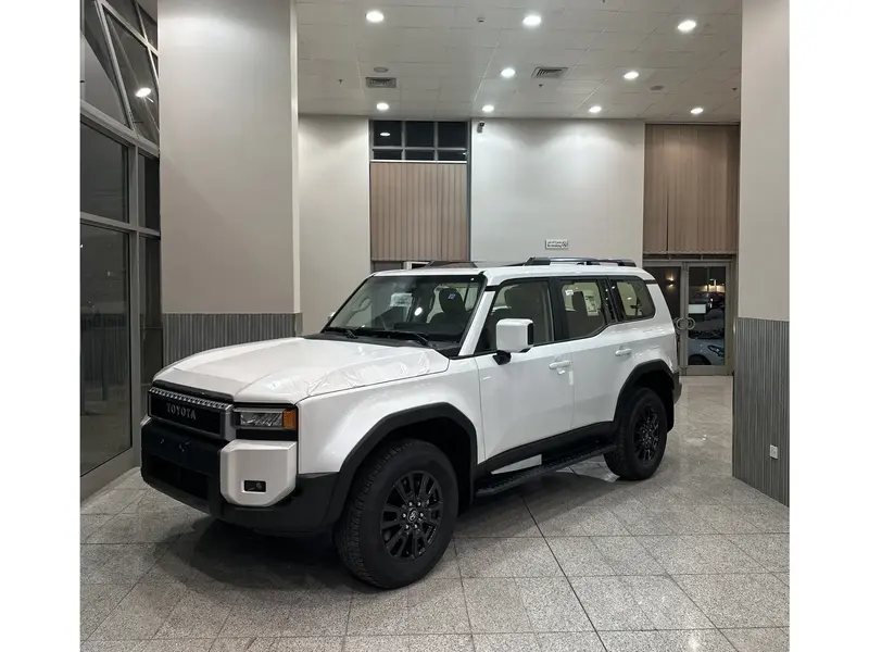Discover undefined undefined Exterior Interior Images.Find all aspects and details of cars.