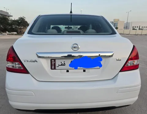 Nissan Tiida 1.8L SL 2011