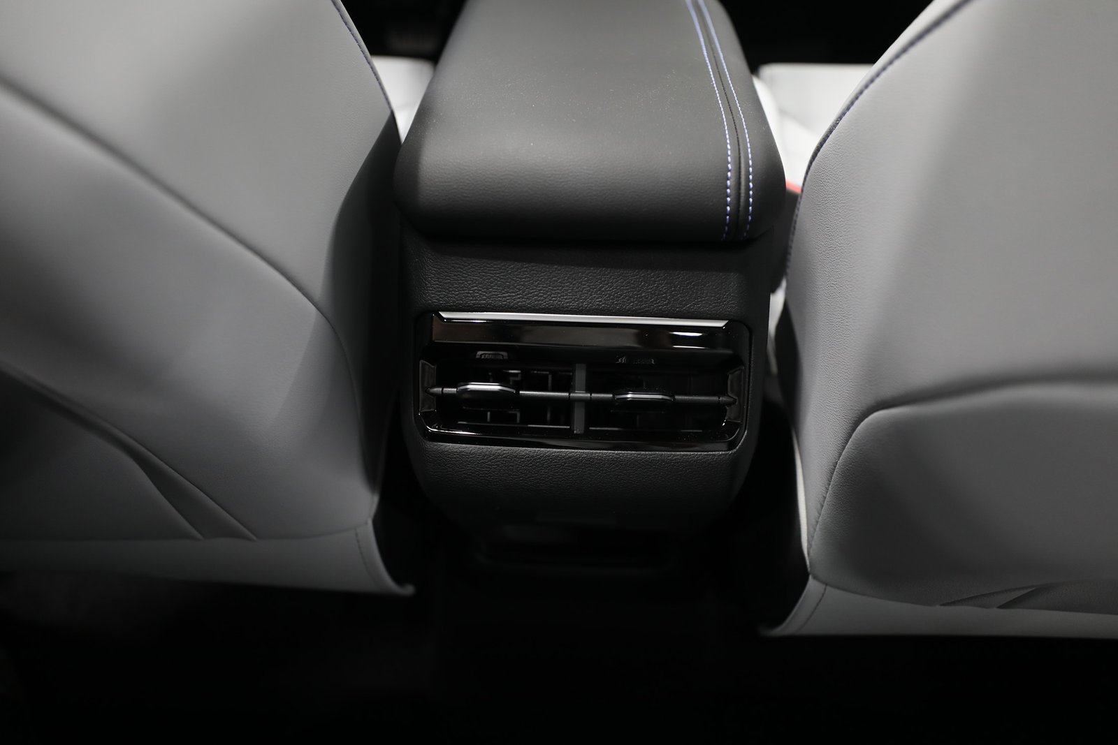 Discover undefined undefined Exterior Interior Images.Find all aspects and details of cars.