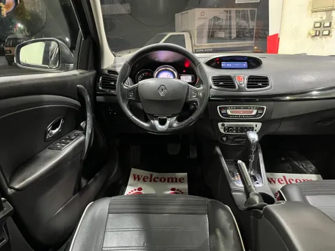 Discover undefined undefined Exterior Interior Images.Find all aspects and details of cars.