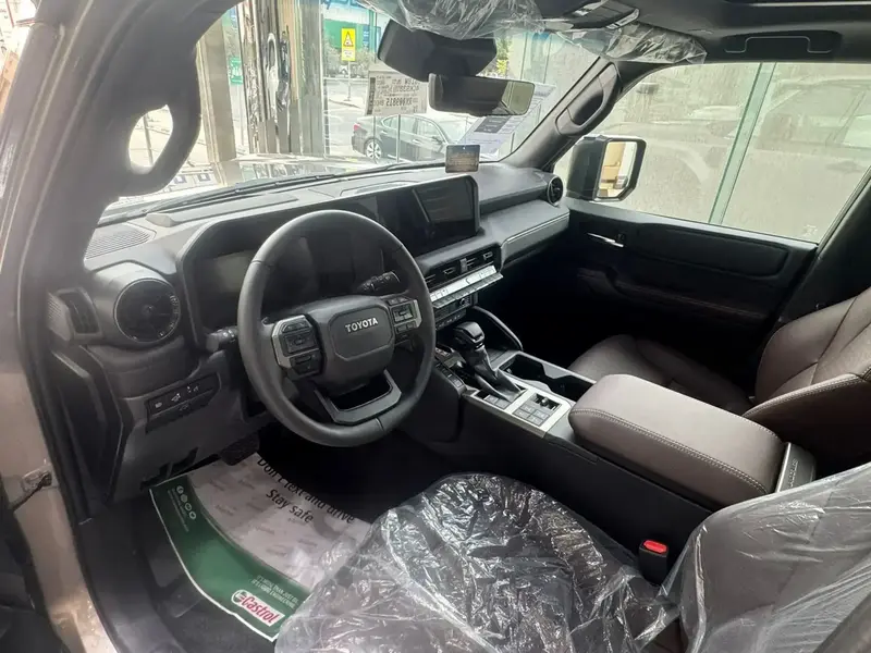 Discover undefined undefined Exterior Interior Images.Find all aspects and details of cars.