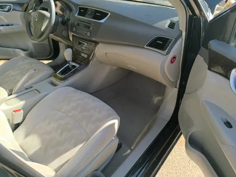 Nissan Sentra 1.6L SV 2018