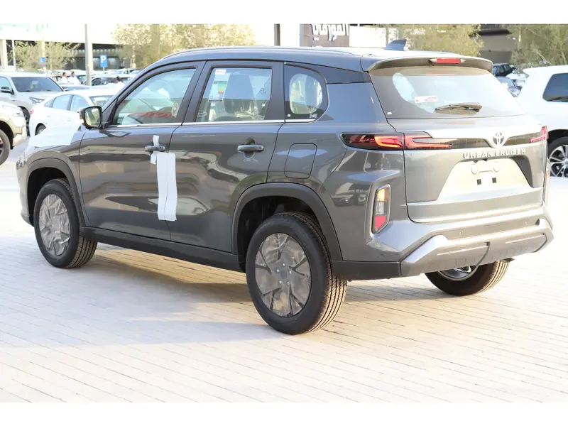 Discover undefined undefined Exterior Interior Images.Find all aspects and details of cars.