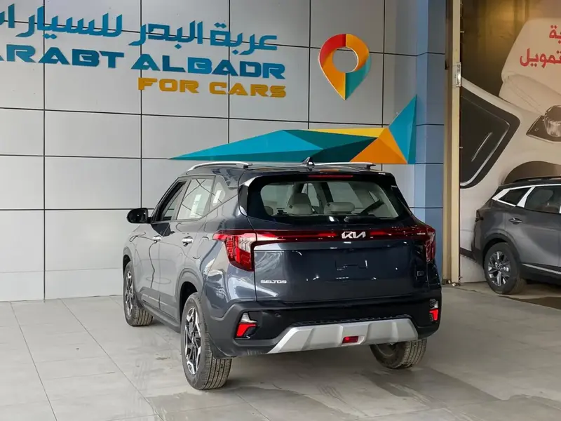 Discover undefined undefined Exterior Interior Images.Find all aspects and details of cars.