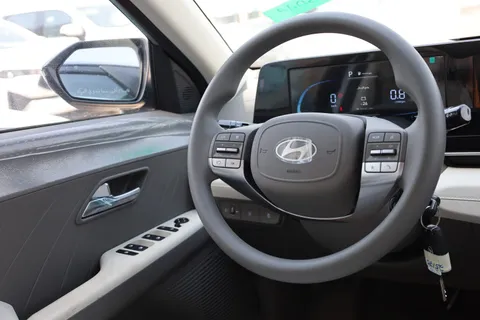 Discover undefined undefined Exterior Interior Images.Find all aspects and details of cars.