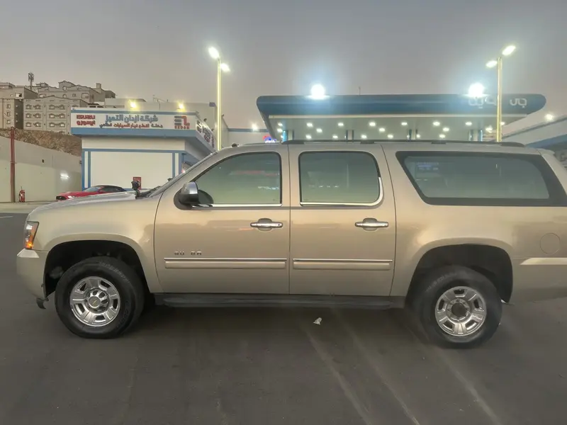 Chevrolet Suburban 2011