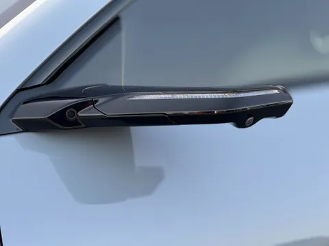 Discover undefined undefined Exterior Interior Images.Find all aspects and details of cars.