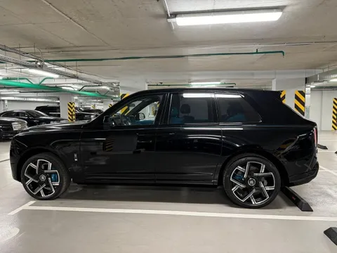 Discover undefined undefined Exterior Interior Images.Find all aspects and details of cars.