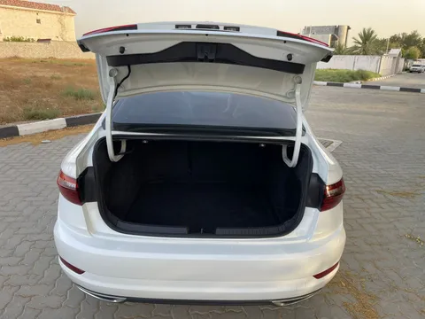 Discover undefined undefined Exterior Interior Images.Find all aspects and details of cars.