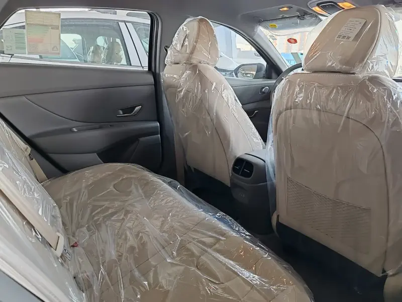 Hyundai Elantra 2025