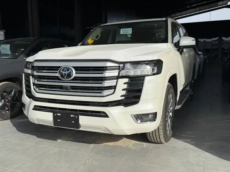 Discover undefined undefined Exterior Interior Images.Find all aspects and details of cars.