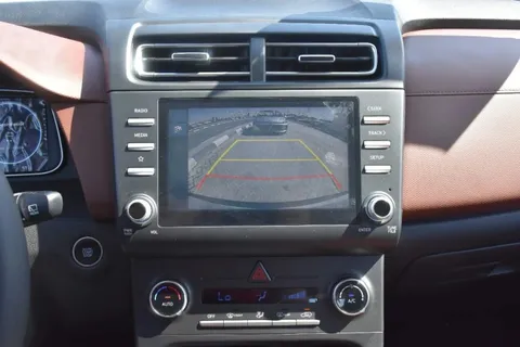 Discover undefined undefined Exterior Interior Images.Find all aspects and details of cars.