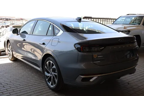 New Ford Taurus 2.0L EcoBoost Titanium  2023