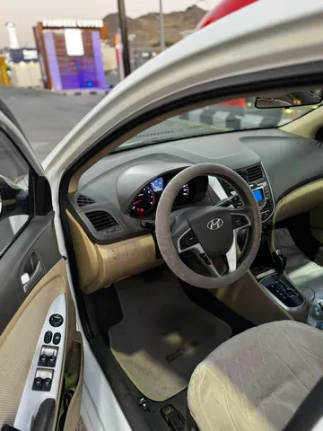 Hyundai Accent 2015