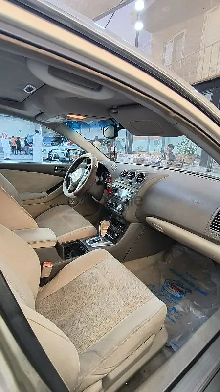 Nissan Altima 2010