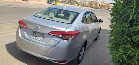 استكشف undefined undefined الصور الخارجية والداخلية. اكتشف جميع جوانب وتفاصيل السيارات.
