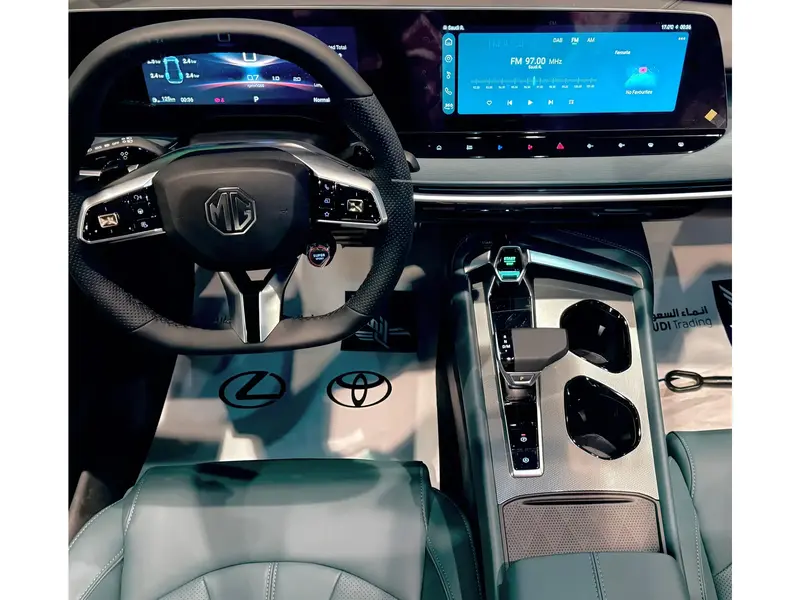 Discover undefined undefined Exterior Interior Images.Find all aspects and details of cars.