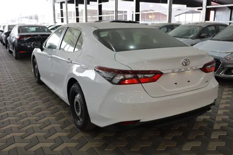 New Toyota Camry 2.5L LE 204 HP 2024
