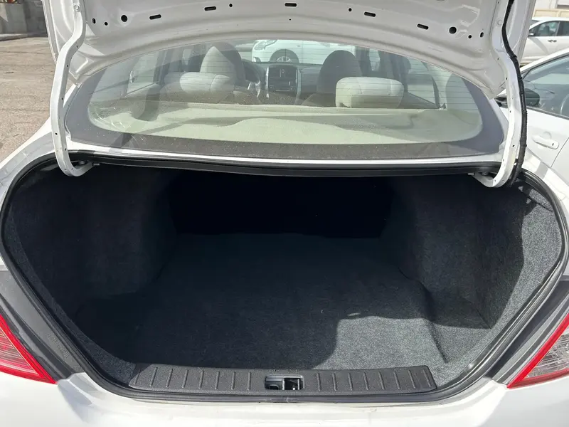 Nissan Sunny 2022