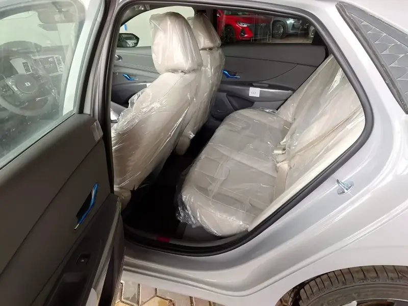 Hyundai Elantra 2025