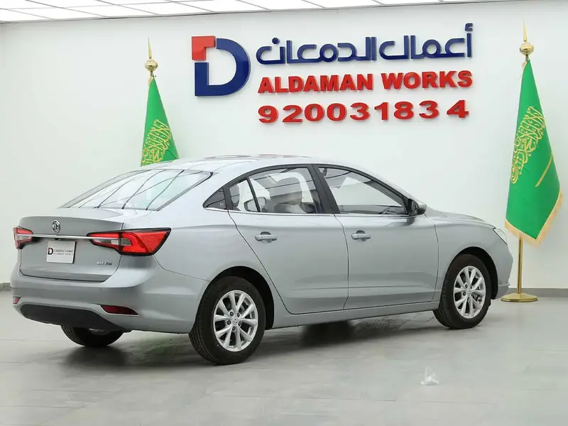 Discover undefined undefined Exterior Interior Images.Find all aspects and details of cars.