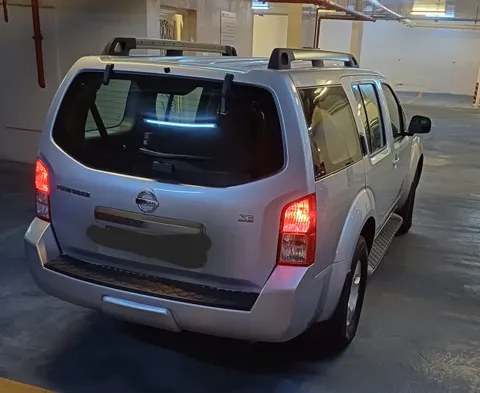 Nissan Pathfinder 3.5 SE 2011