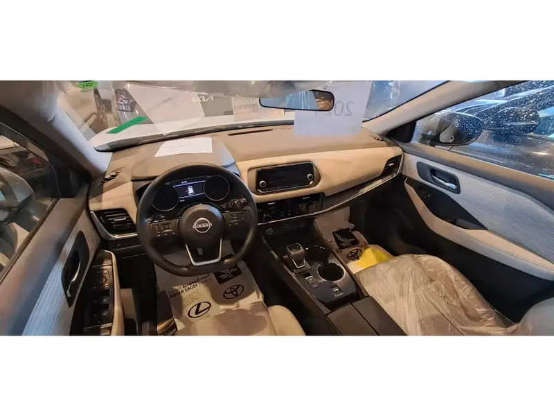Discover undefined undefined Exterior Interior Images.Find all aspects and details of cars.