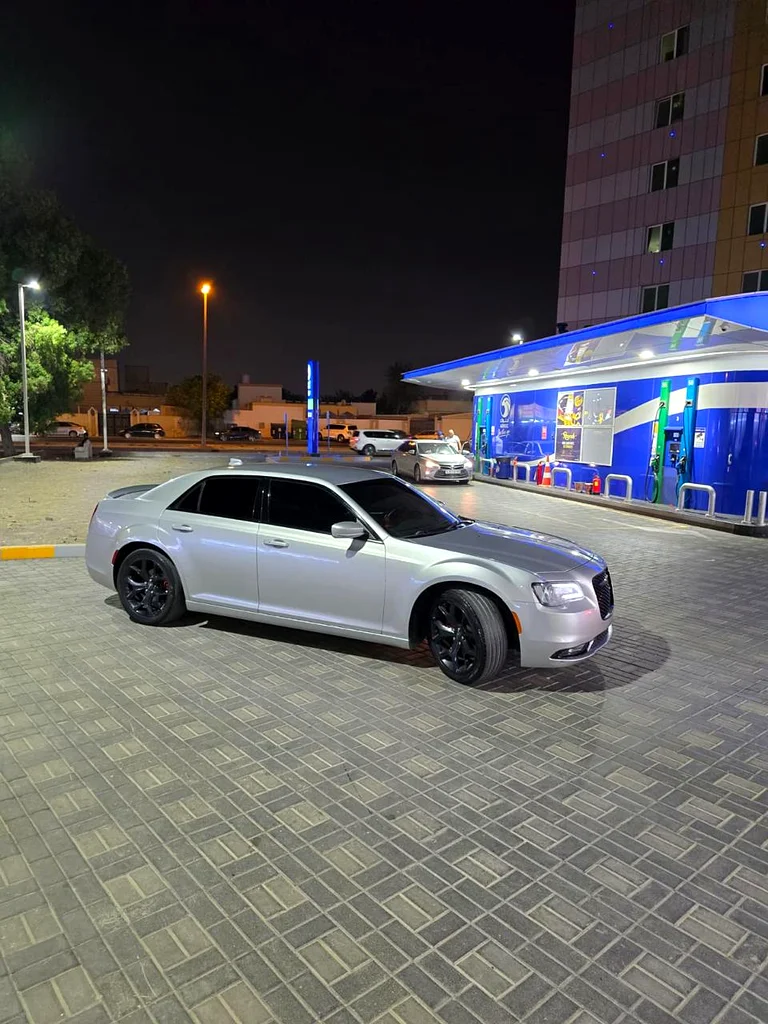 كرايسلر 300s 2021