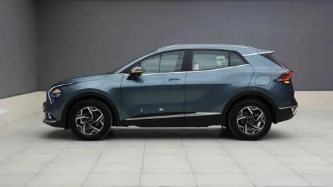 Discover undefined undefined Exterior Interior Images.Find all aspects and details of cars.