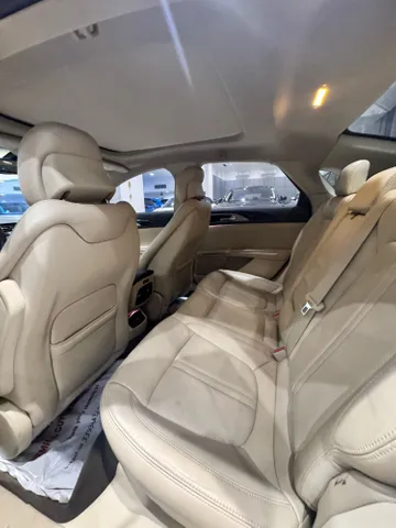 Discover undefined undefined Exterior Interior Images.Find all aspects and details of cars.