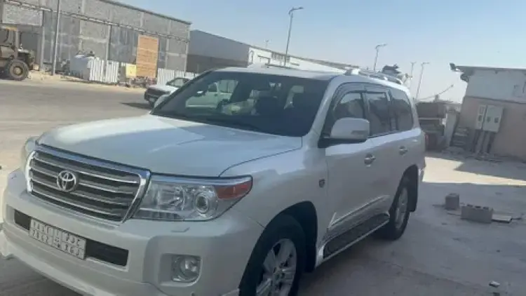 toyota toyota-land-cruiser image Toyota Land Cruiser VXR+ 2015