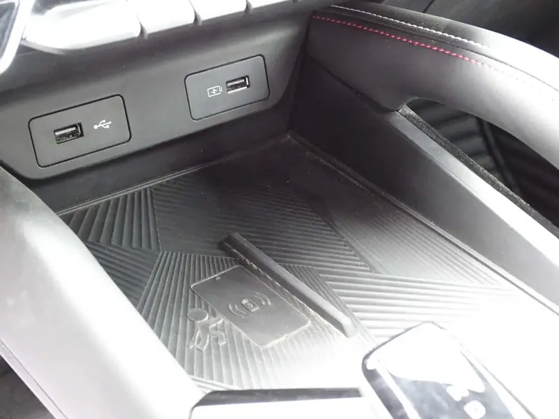 Geely Coolray 2025