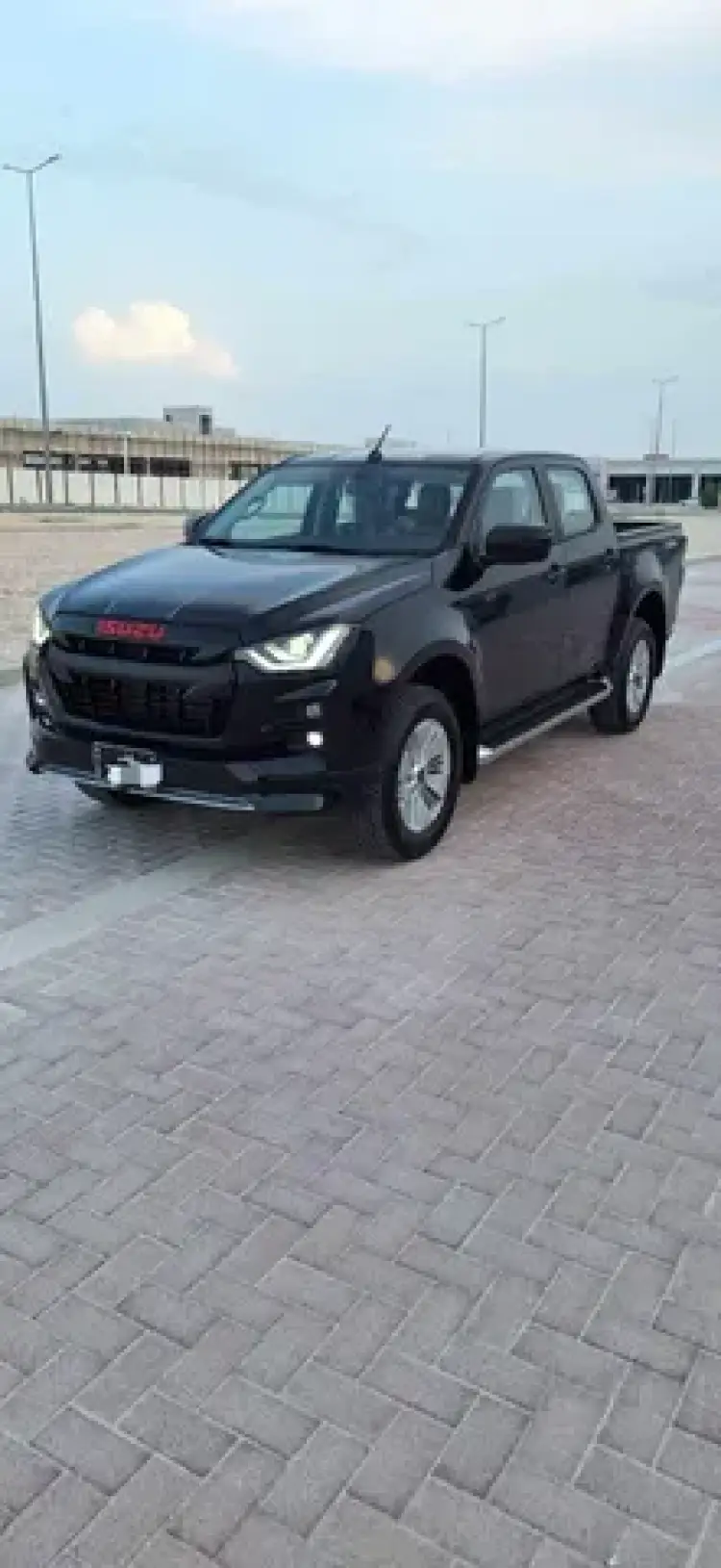 isuzu isuzu-dmax image New Isuzu D-MAX 3.0L Crew Cab 4WD LS 2025