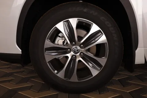New Toyota Highlander  2.5L Hybrid GLE AWD  2023