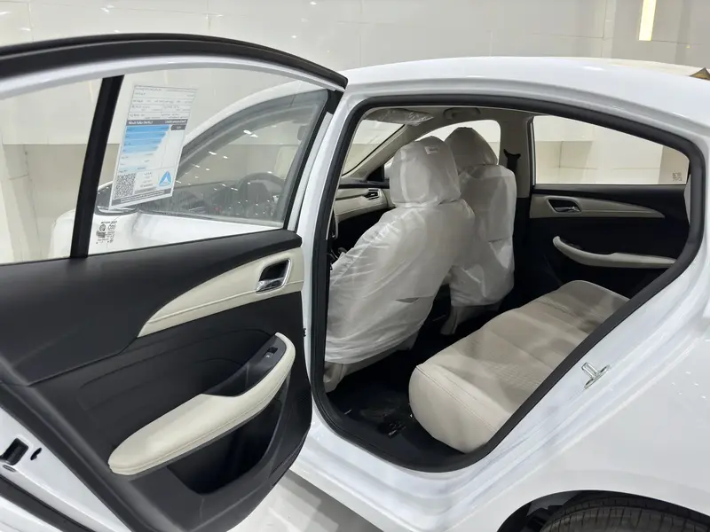 Discover undefined undefined Exterior Interior Images.Find all aspects and details of cars.